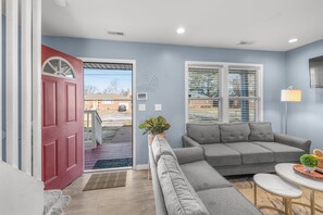 Smart TV - [NEW] Family Style 5BR Home Mins From Buckroe Beach (Hampton)