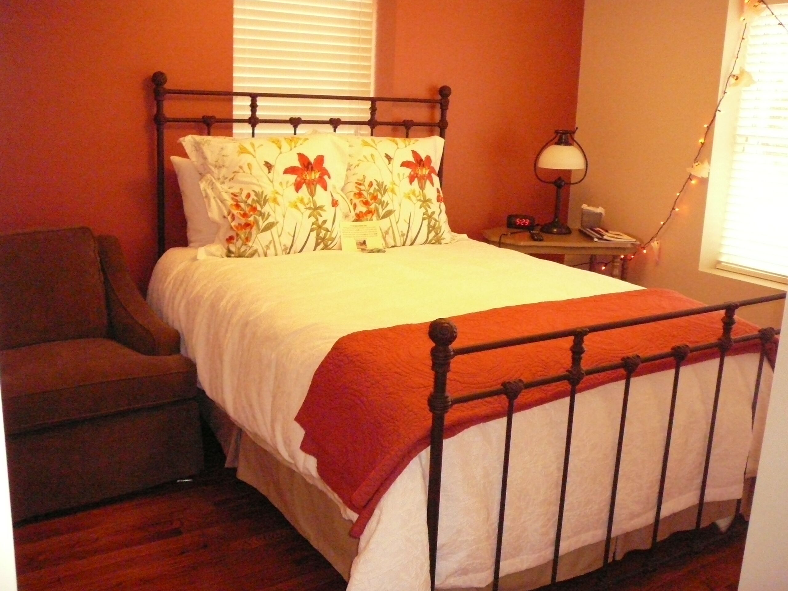 12 habitaciones, tabla de planchar con plancha y wifi gratis 