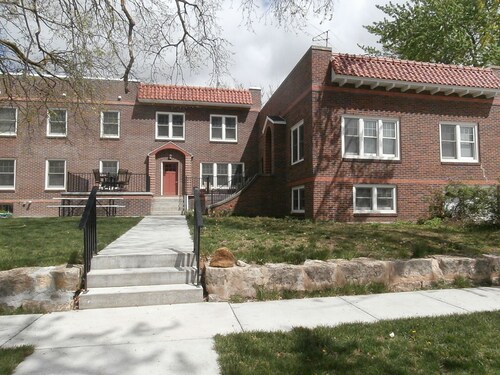 This is your 'home away from home'!10 bedrooms,11 baths!  MUST CALL TO RESERVE!