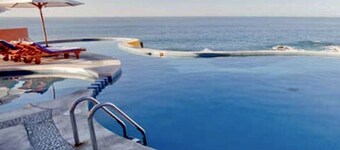 Fun family suite beachfront