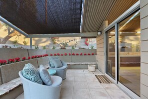 Casa, 3 habitaciones | Balcón