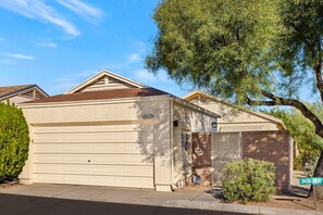 House, 2 Bedrooms | Exterior