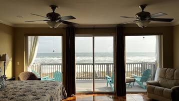 3 chambres, bureau, fer et planche Ă repasser, lit parapluie