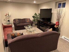 Smart TV, fireplace, video games, Netflix - Cabin life rocks(Waterfront) (Seven sisters falls)