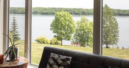 Cabin life rocks(Waterfront)