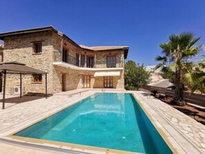 Piscina all'aperto
