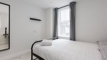 6 soverom, strykejern/-brett, reiseseng for barn og wi-fi (inkludert)