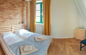 2 slaapkamers, reisbedje, gratis wifi, beddengoed