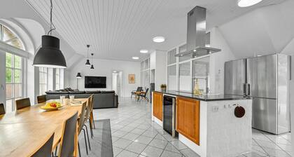 Schönes Haus in Ulfborg mit Innenpool