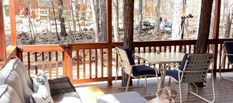 Relaxing 3 bedroom retreat in the pines , come relax in tranquility,<br>