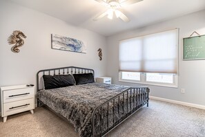 3 bedrooms, desk, iron/ironing board, free WiFi