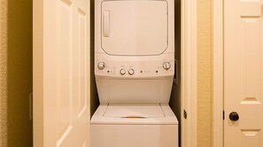 Washer / Dryer next to ski locker!
Free - Slope-side Boyne Mtn Condo! 1 Bedroom Suite sleeps 4 with  1 King  and 1 Sofabed (Boyne Falls)