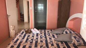 1 quarto, Wi-Fi de cortesia, roupa de cama