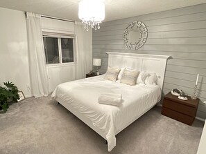 5 soverom, skrivebord, reiseseng for barn og wi-fi (inkludert)