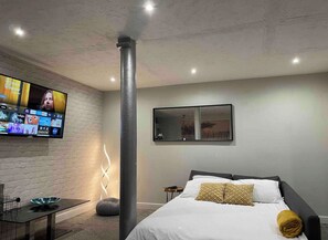 2 室のベッドルーム、アイロン / アイロン台、WiFi、ベッドシーツ