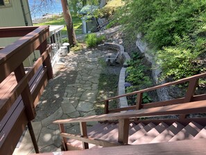 Property grounds - Rustic-chic cottage with fantastic lake access, 15 minutes to Ithaca (Ithaca)