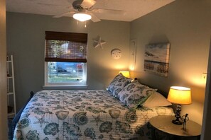 4 bedrooms, desk, iron/ironing board, travel cot