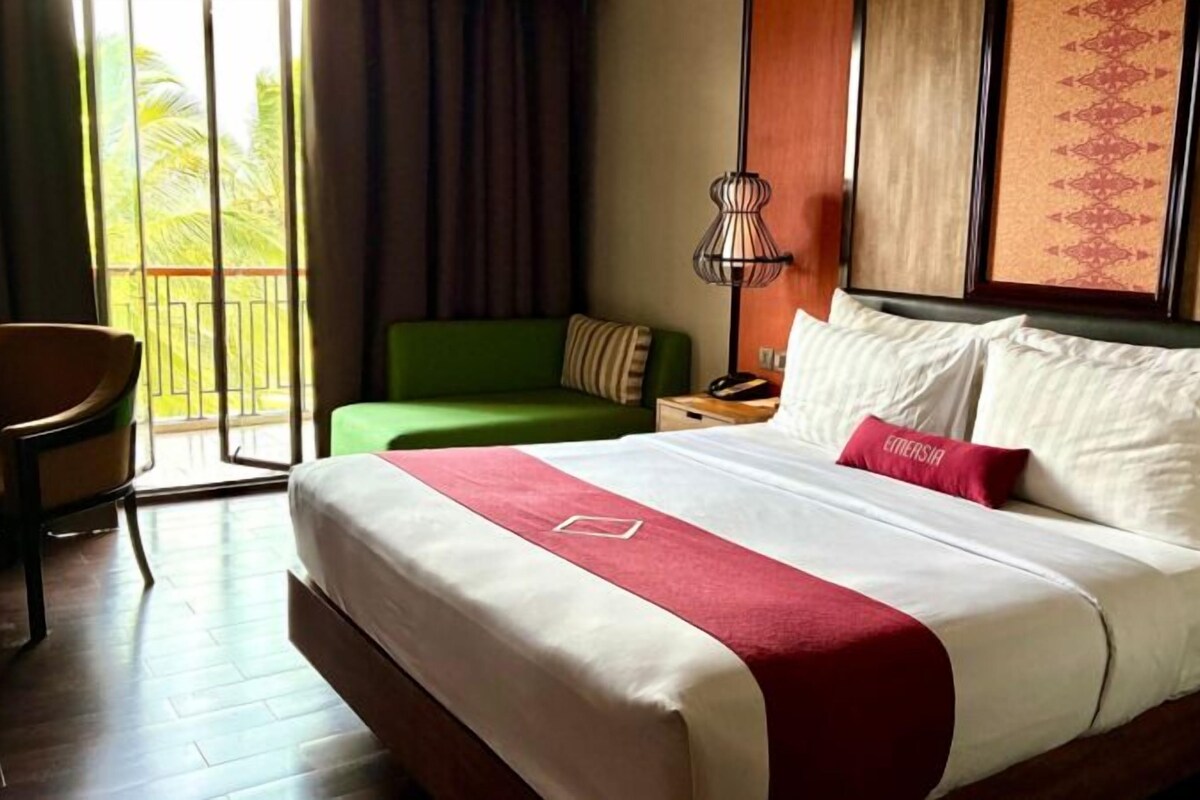 Deluxe Executive King | Cortinas opacas, tabla de planchar con plancha, ropa de cama