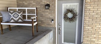 Mountain View Retreat: 2 BR/2 BA Spacious & Cozy!