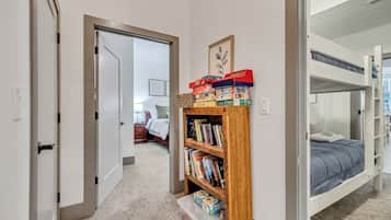 2 Schlafzimmer, Bügeleisen/Bügelbrett, Reisekinderbett, kostenloses WLAN