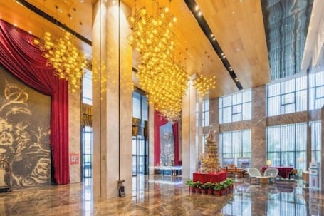Interior. Grand Skylight Hotel
