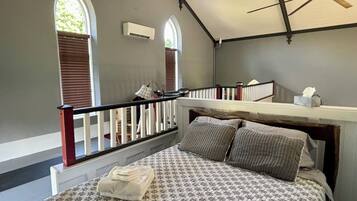 4 Schlafzimmer, Schreibtisch, Bügeleisen/Bügelbrett, kostenloses WLAN