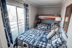 2 quartos, berço de viagem, Wi-Fi de cortesia, roupa de cama