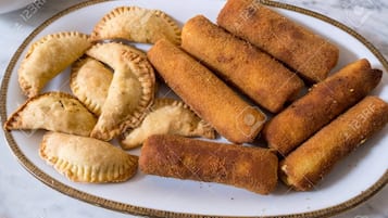 Comida y bebida
