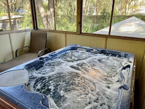 Indoor spa tub
