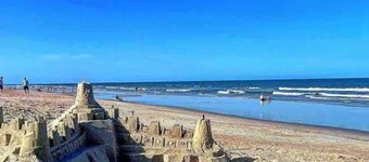 Full HOME with hot tub! Enjoy your stay at The Salty Dog!