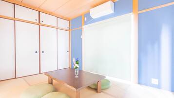 32-inch flat-screen TV with digital channels, TV