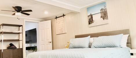 2 bedrooms, iron/ironing board, free WiFi, bed sheets