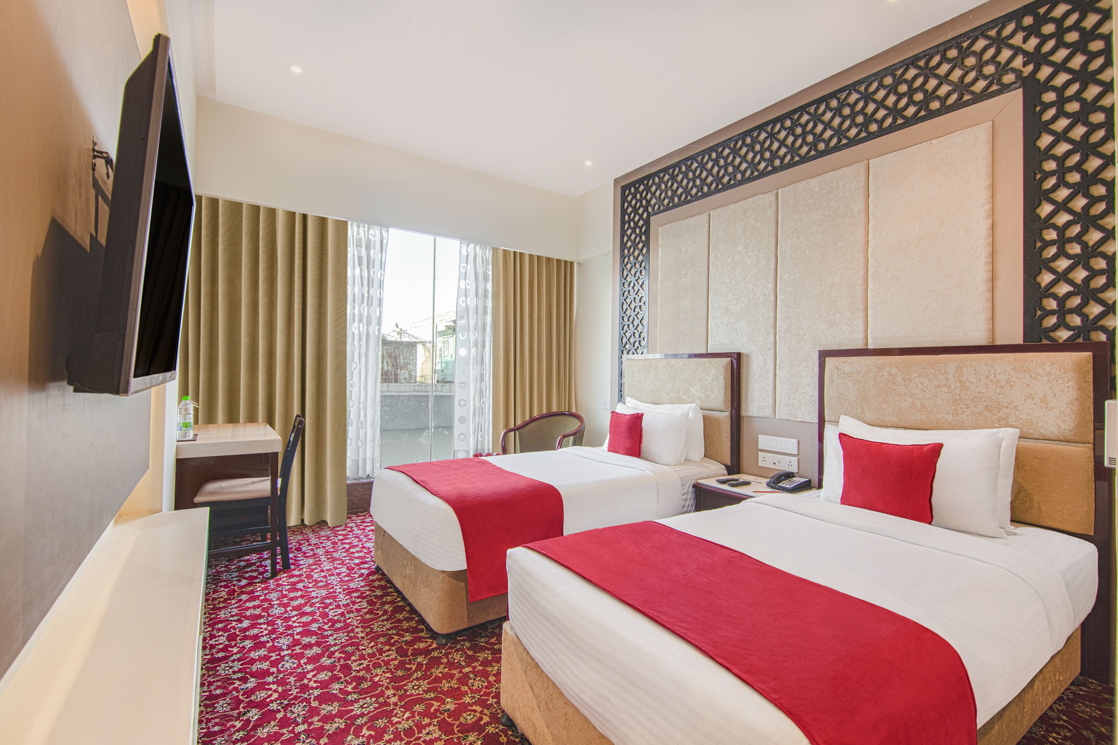 superior twin room | minibar, desk, blackout curtains, soundproofing