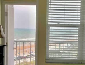 Interior - Cozy ocean front condo (Daytona Beach)