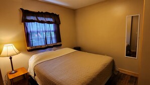 2 bedrooms, WiFi - Cottages near Saratoga Springs (Lake Luzerne)
