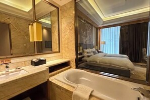 Room - Anning Golden Age Hotel (Anning)