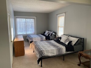 5 bedrooms, free WiFi, bed sheets, wheelchair access