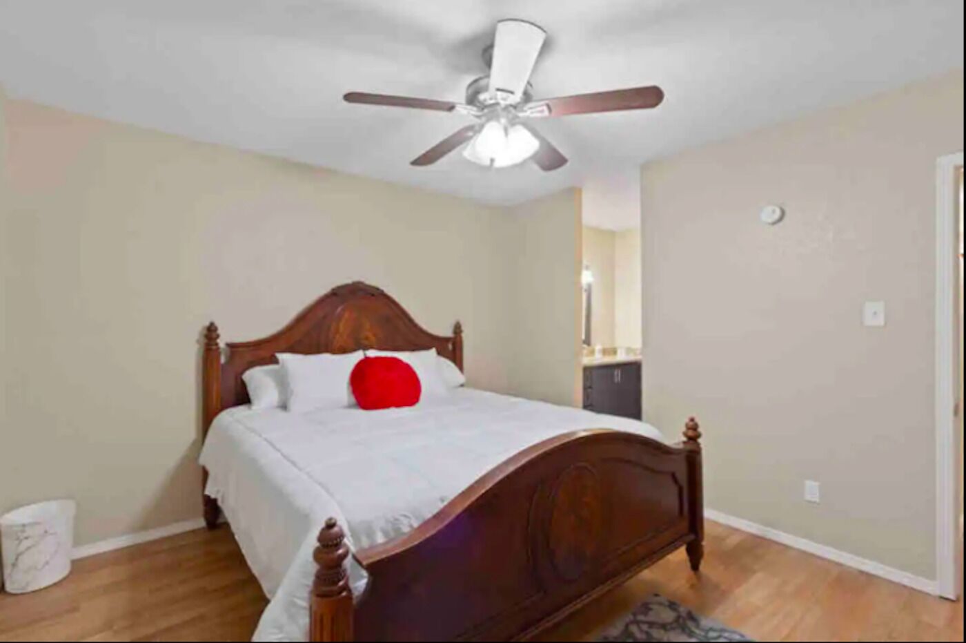New Modern Two BR Condo near Franklin Mountains
