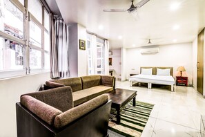 TV, Netflix, streaming services