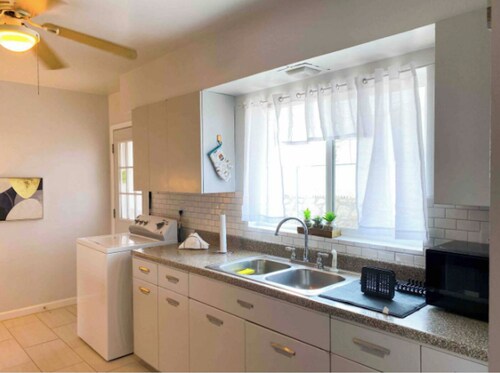 Beautiful New Family Home in West Side Of Town