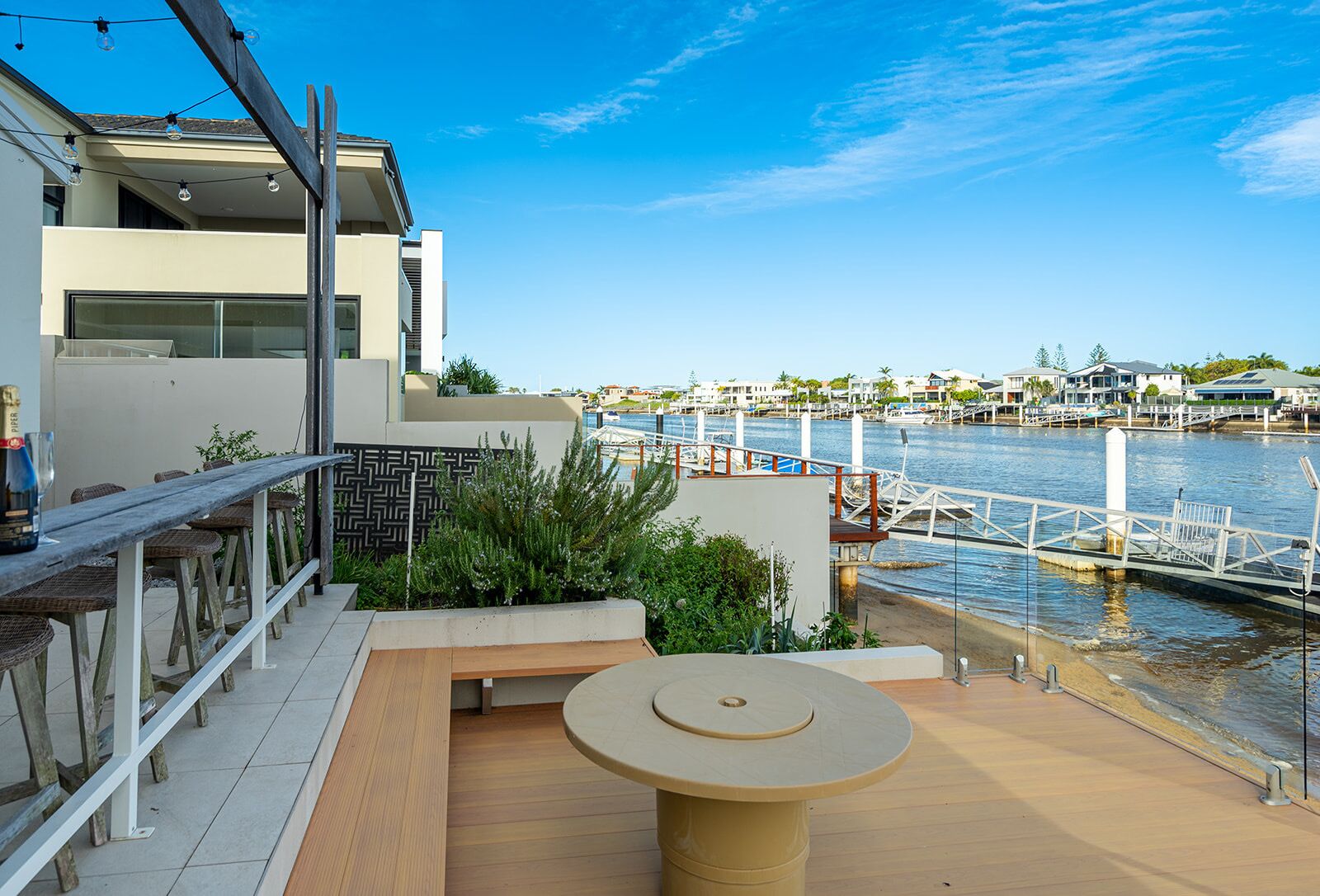 Water Views with Mooloolaba beach and Esplanade  an easy walk away. 
