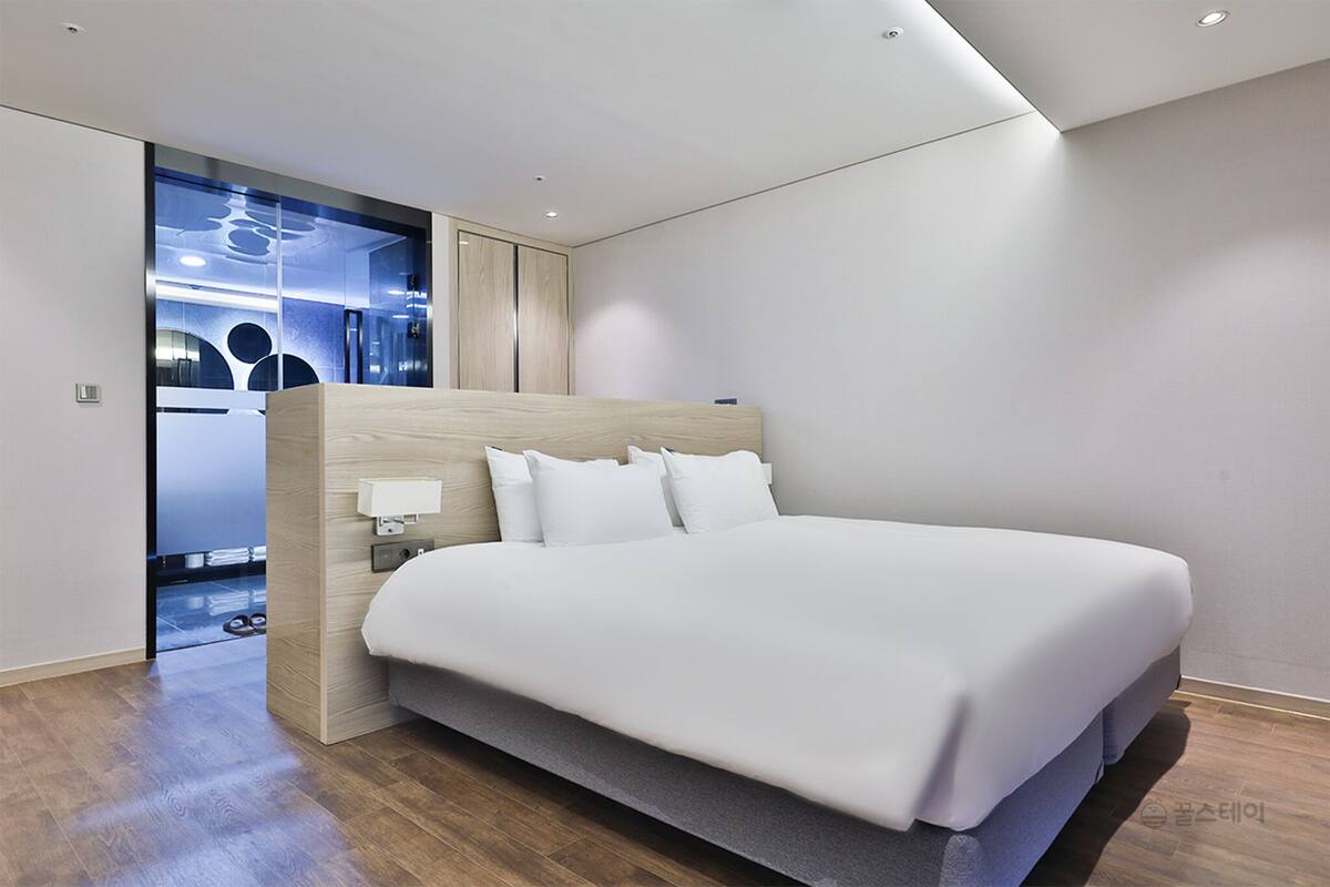 Loft ejecutivo | 3 habitaciones, ropa de cama de alta calidad y wifi gratis