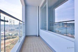 Executive Double Room | Terrace/patio - BAYFRONT GEOJE (Geoje)