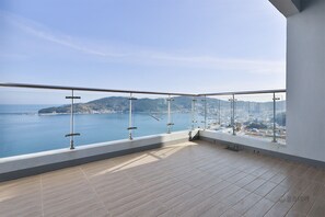 Gác Executive | Hiên