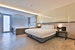 Executive Double Room | Premium bedding, free WiFi, bed sheets - BAYFRONT GEOJE (Geoje)