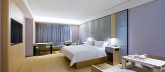 Ji Hotel (Pinghu Ruifeng Square)
