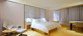 Ji Hotel (Pinghu Ruifeng Square)