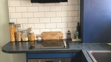 Fridge, oven, electric kettle, toaster