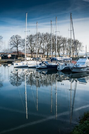 Departamento clásico, 3 habitaciones, vista al puerto | Terraza o patio