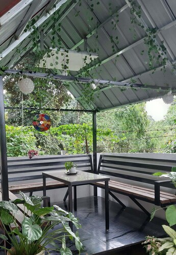 Casa Erelle -1 Bedroom guest house w/ modern kubo